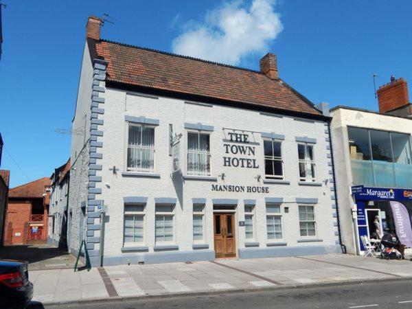 The Town Hotel Бриджуотър Екстериор снимка